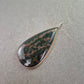 Tropfenförmiger Anhänger mit Blutjaspis – Silberfassung, Naturstein