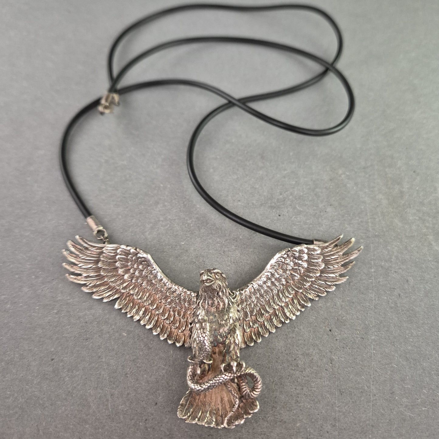 Statement-Kette mit Adler-Anhänger – Kraftvolles Design für Individualisten