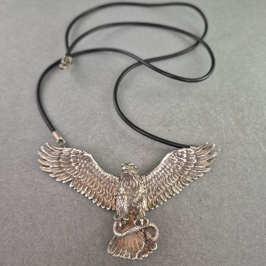Statement-Kette mit Adler-Anhänger – Kraftvolles Design für Individualisten