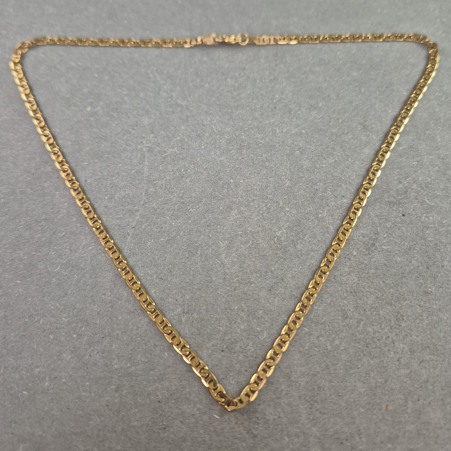 Filigrane goldfarbene Vintage-Kette – Klassischer Look für jeden Tag