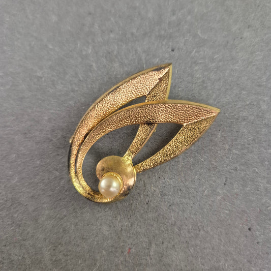 Elegante Vintage-Brosche mit Perle – Florales Design in Goldoptik