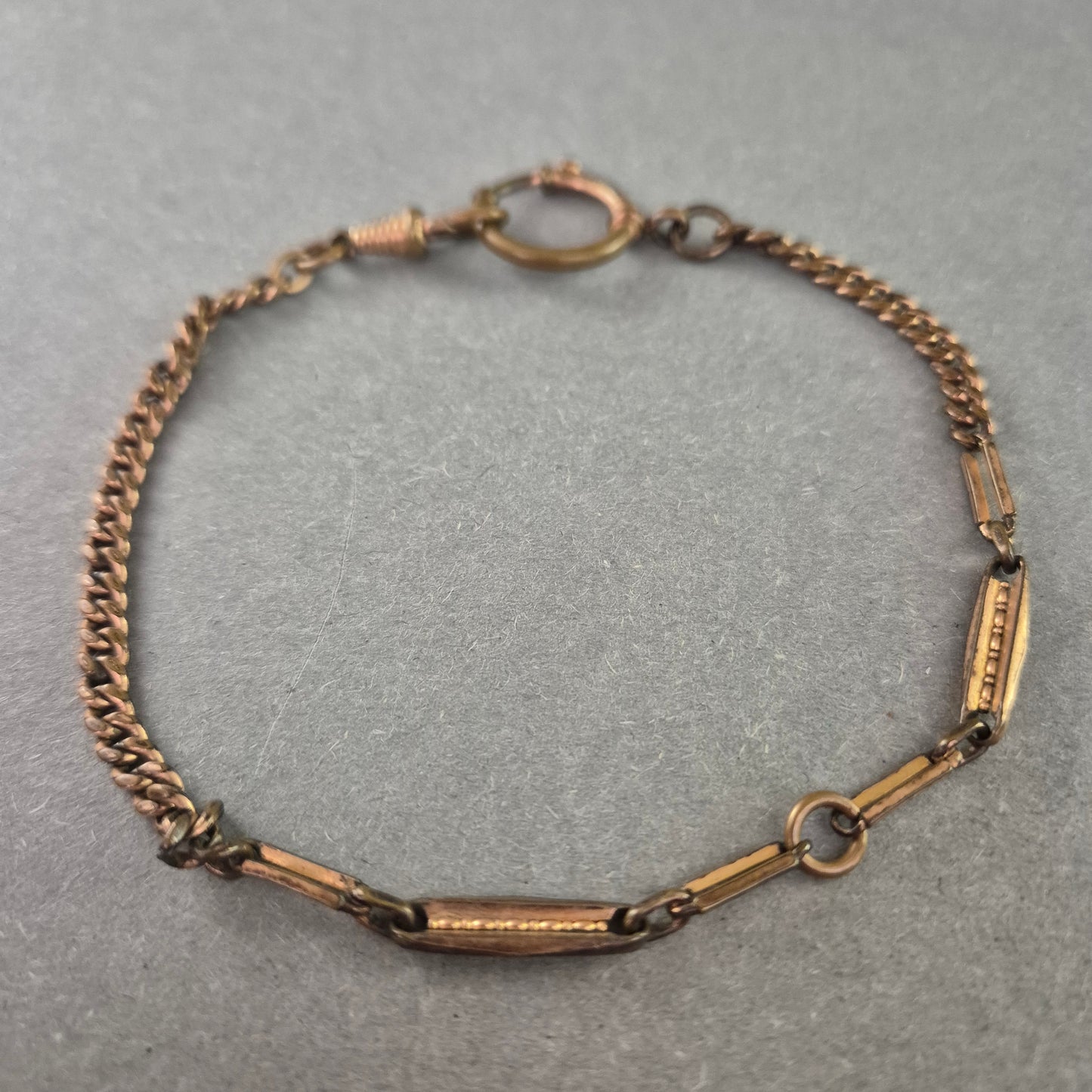 Antikes Armband aus Messing – Filigrane Glieder mit Federringverschluss