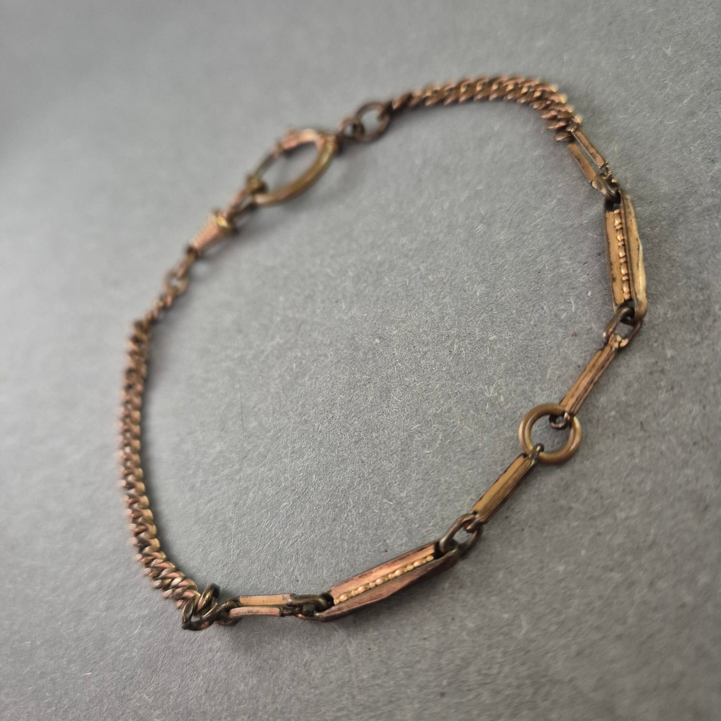 Antikes Armband aus Messing – Filigrane Glieder mit Federringverschluss