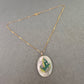 Feine Vintage-Kette mit Alaska-Perlmuttanhänger – Handbemalt & Goldfarben