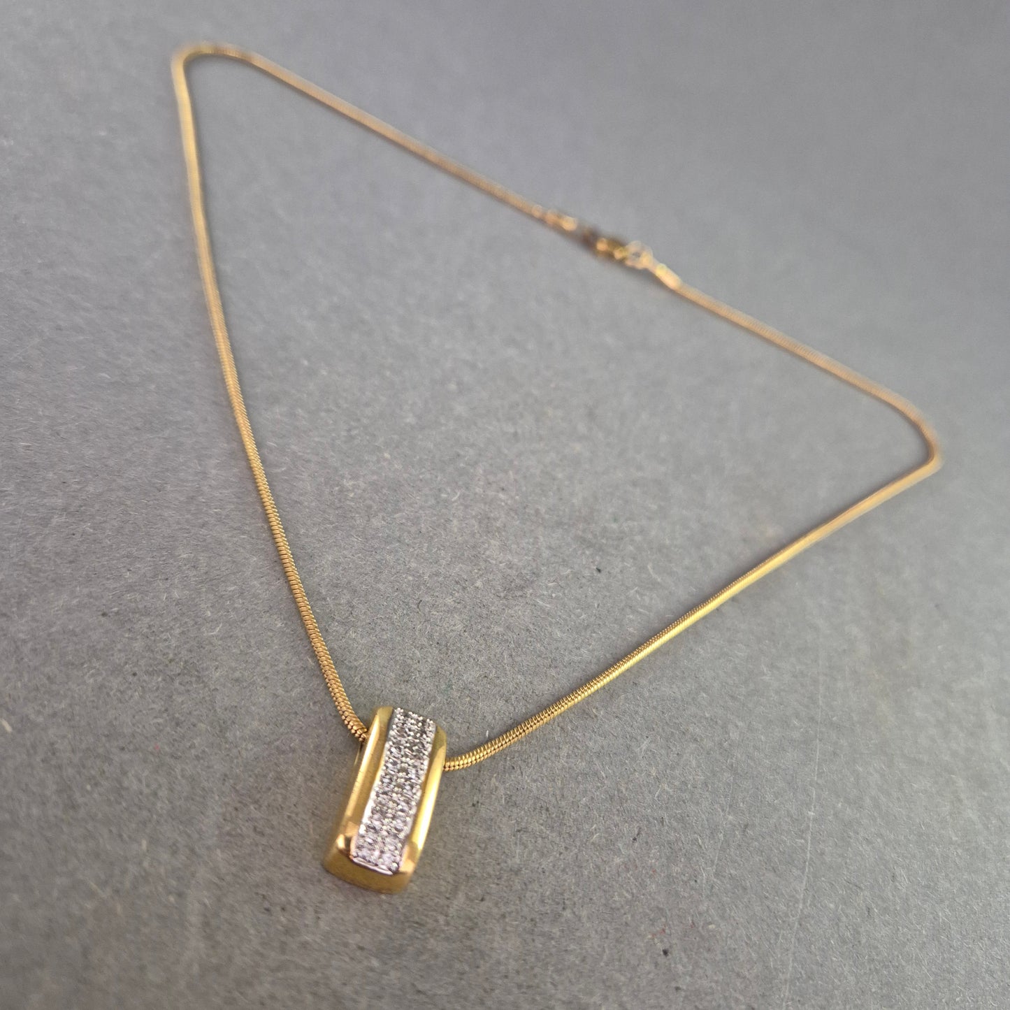 Elegante Vintage-Kette mit Zirkonia-Anhänger – Goldoptik & Glanz