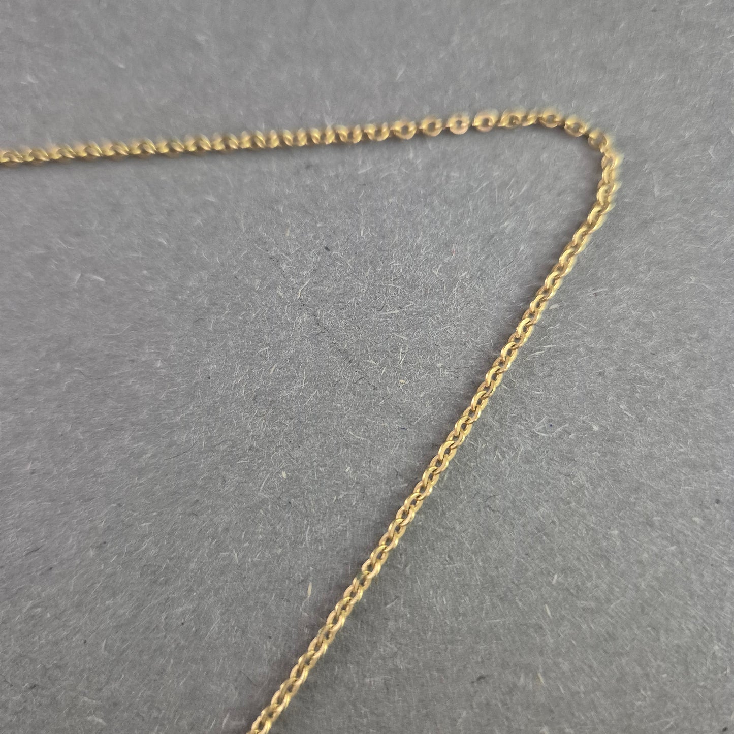 Zarte Vintage-Kette mit Blätteranhänger & Perlen – Florales Design in Gold