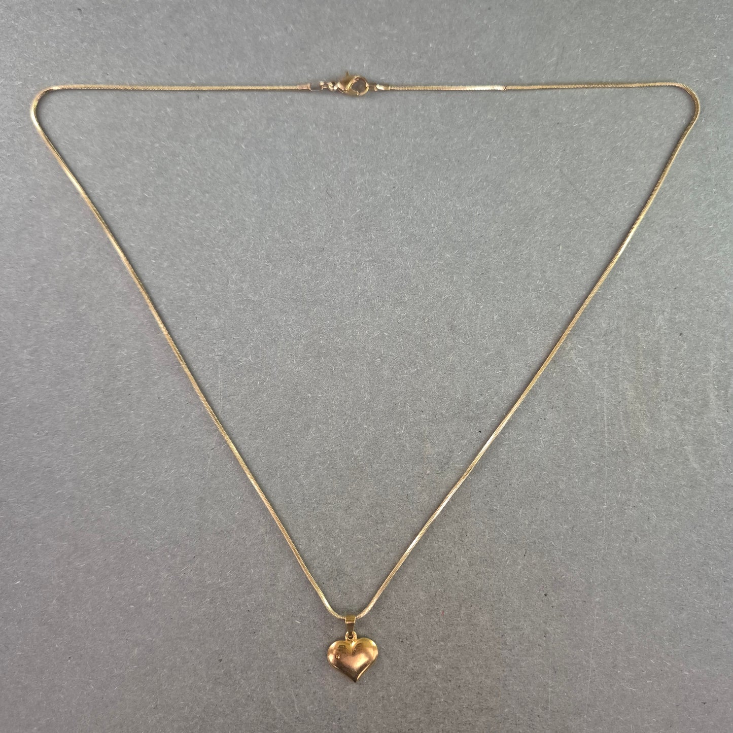 Zarte Vintage-Halskette mit Herzanhänger – Goldfarbene Romantik