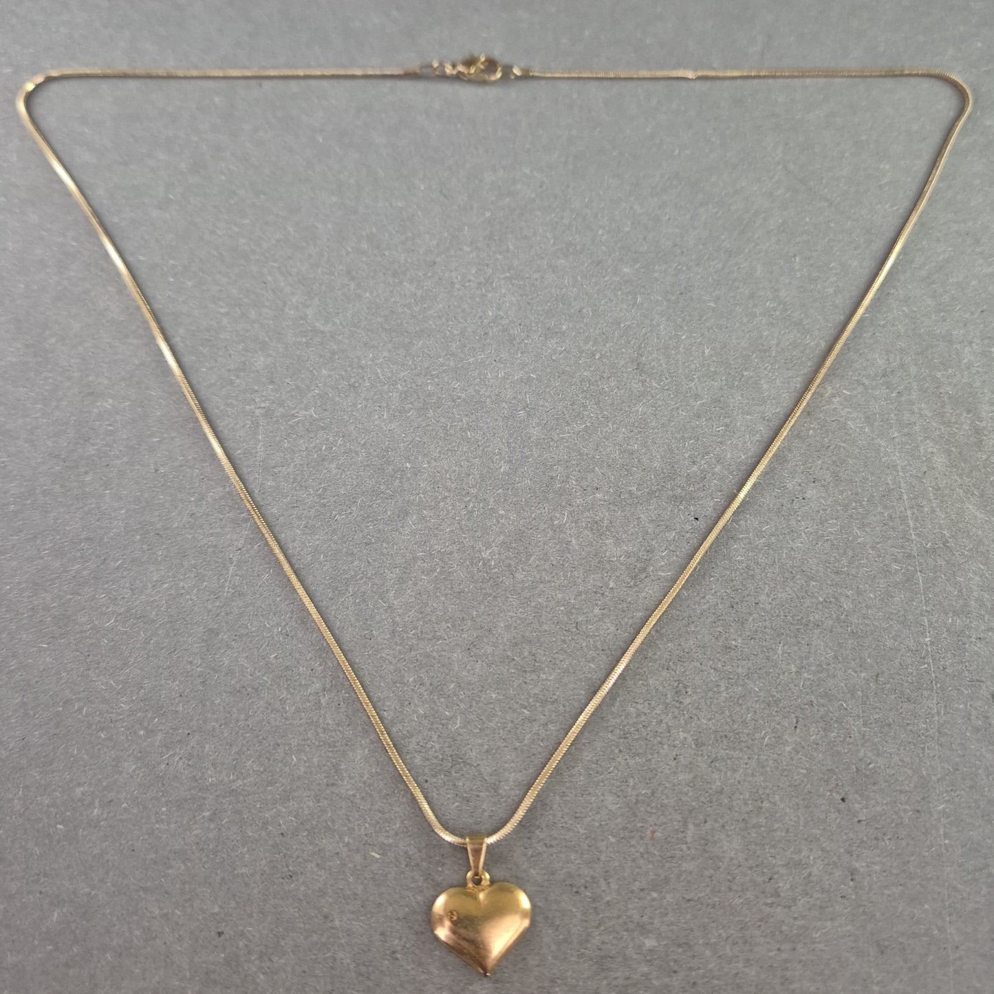 Zarte Vintage-Halskette mit Herzanhänger – Goldfarbene Romantik