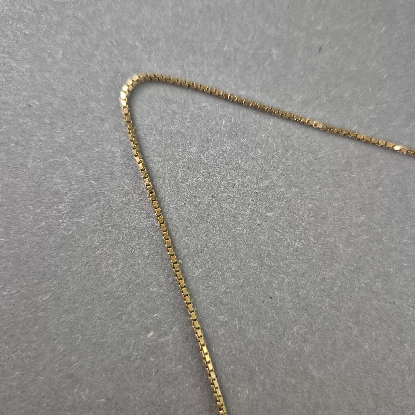 Elegante Vintage-Halskette mit Anhänger – Geometrisches Design mit Glanz