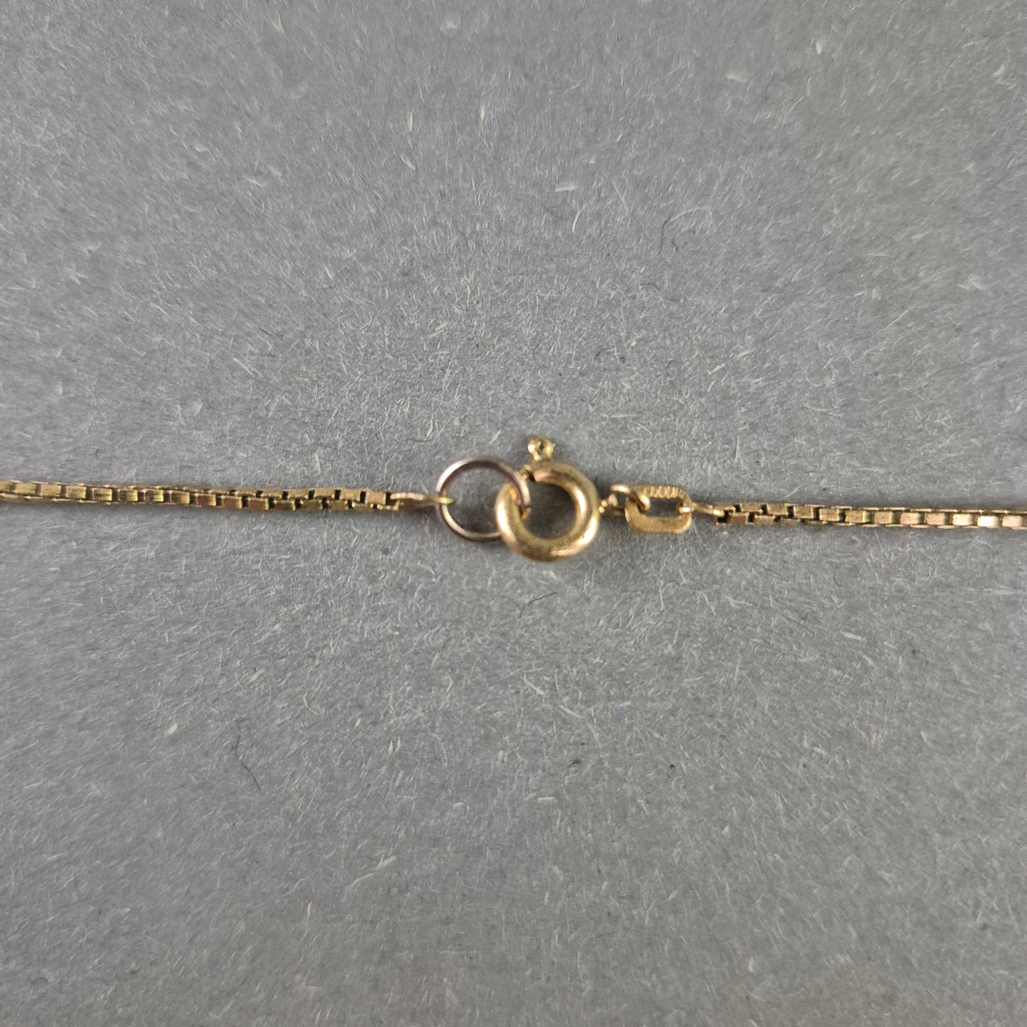 Elegante Vintage-Halskette mit Anhänger – Geometrisches Design mit Glanz