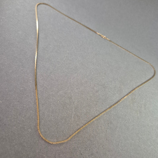 Flachpanzerkette im Vintage-Look – Schlichte Eleganz in Goldoptik