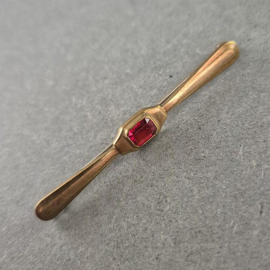 Elegante Vintage-Brosche mit Rubinrotem Akzent – Stilvolle Zierde in Goldoptik