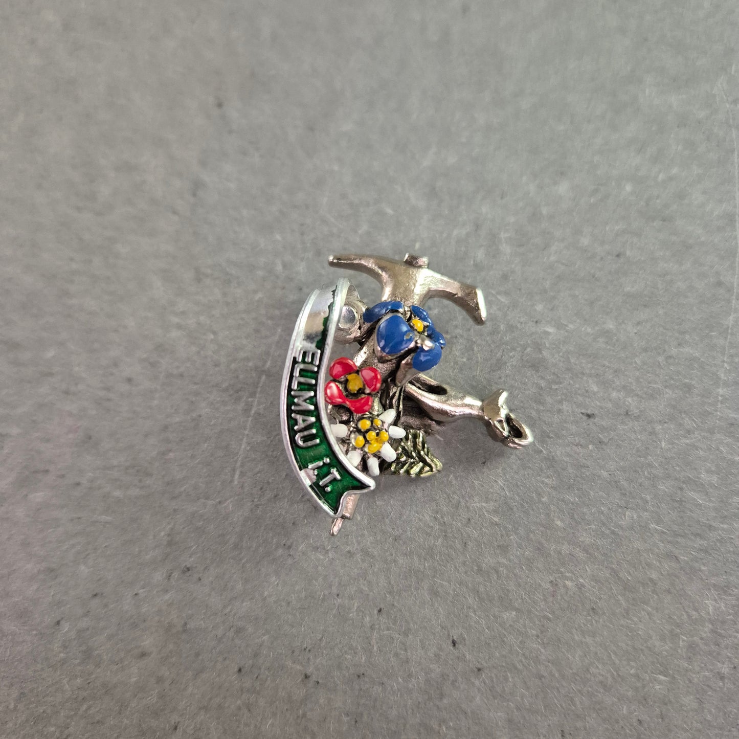 Vintage Anstecknadel Elmau – Alpenstil mit floralen Details