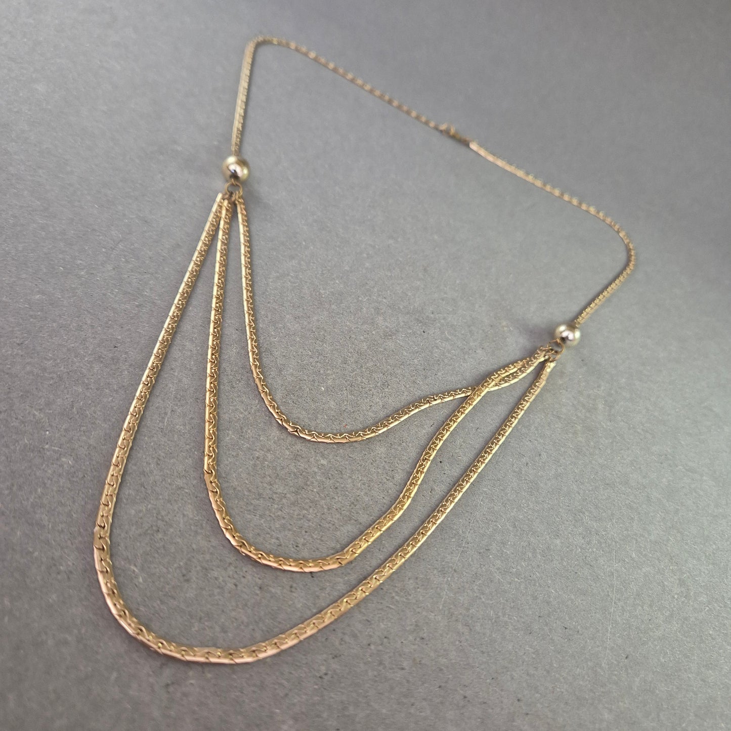 Damen Halskette im Layer-Look – Dreireihiges Design in Goldoptik