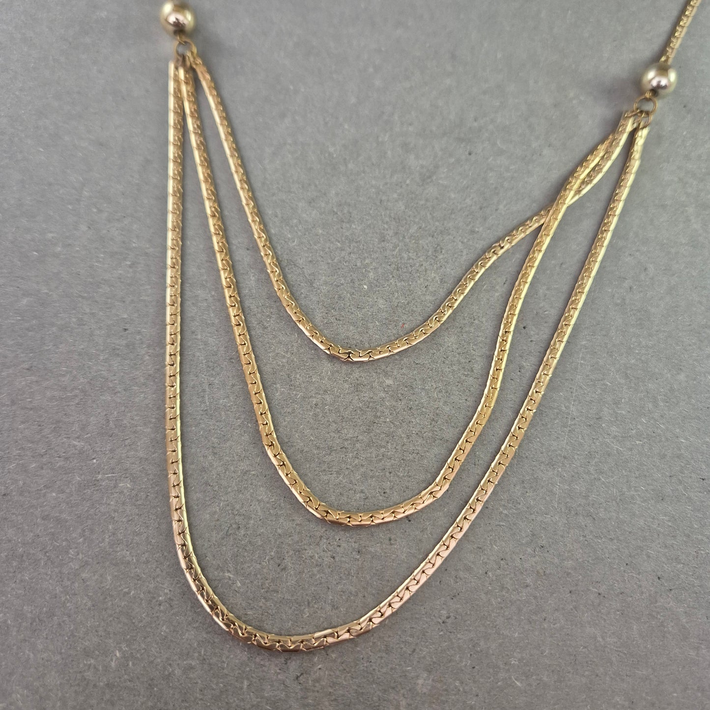 Damen Halskette im Layer-Look – Dreireihiges Design in Goldoptik