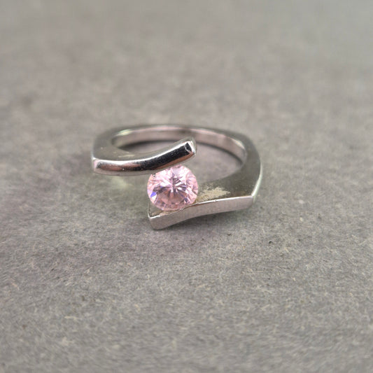 Moderner Damenring in Silberoptik – Offenes Design mit rosa Stein