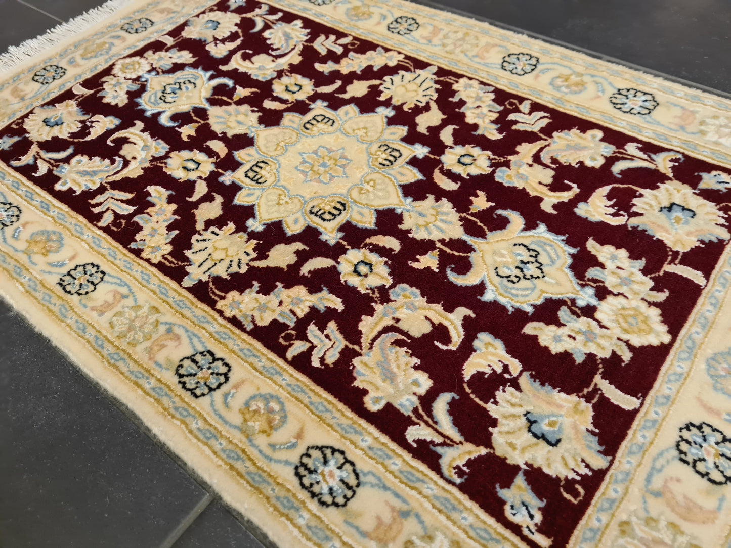 Perserteppich Orientteppich Handgeknüpfter Teppich Nain Seide 90x58cm