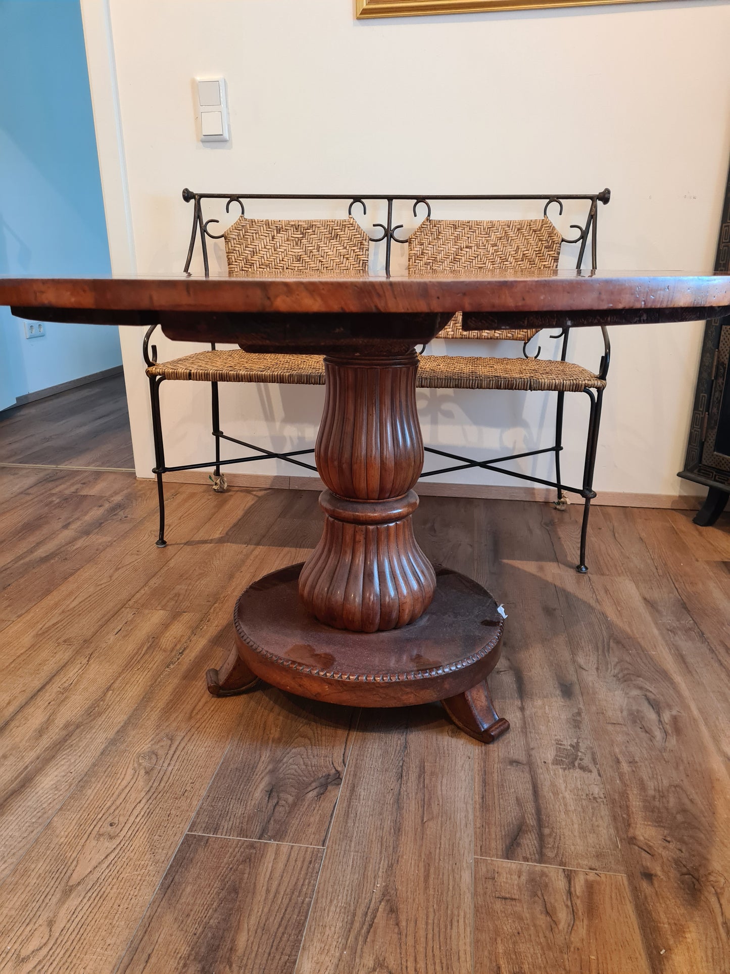 Biedermeier Esstisch Nussbaumholz 19 Jahrhundert Antik Mobiliar 111cm