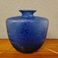 Künstlerglasvase in Blau mit organischer Form 22cm