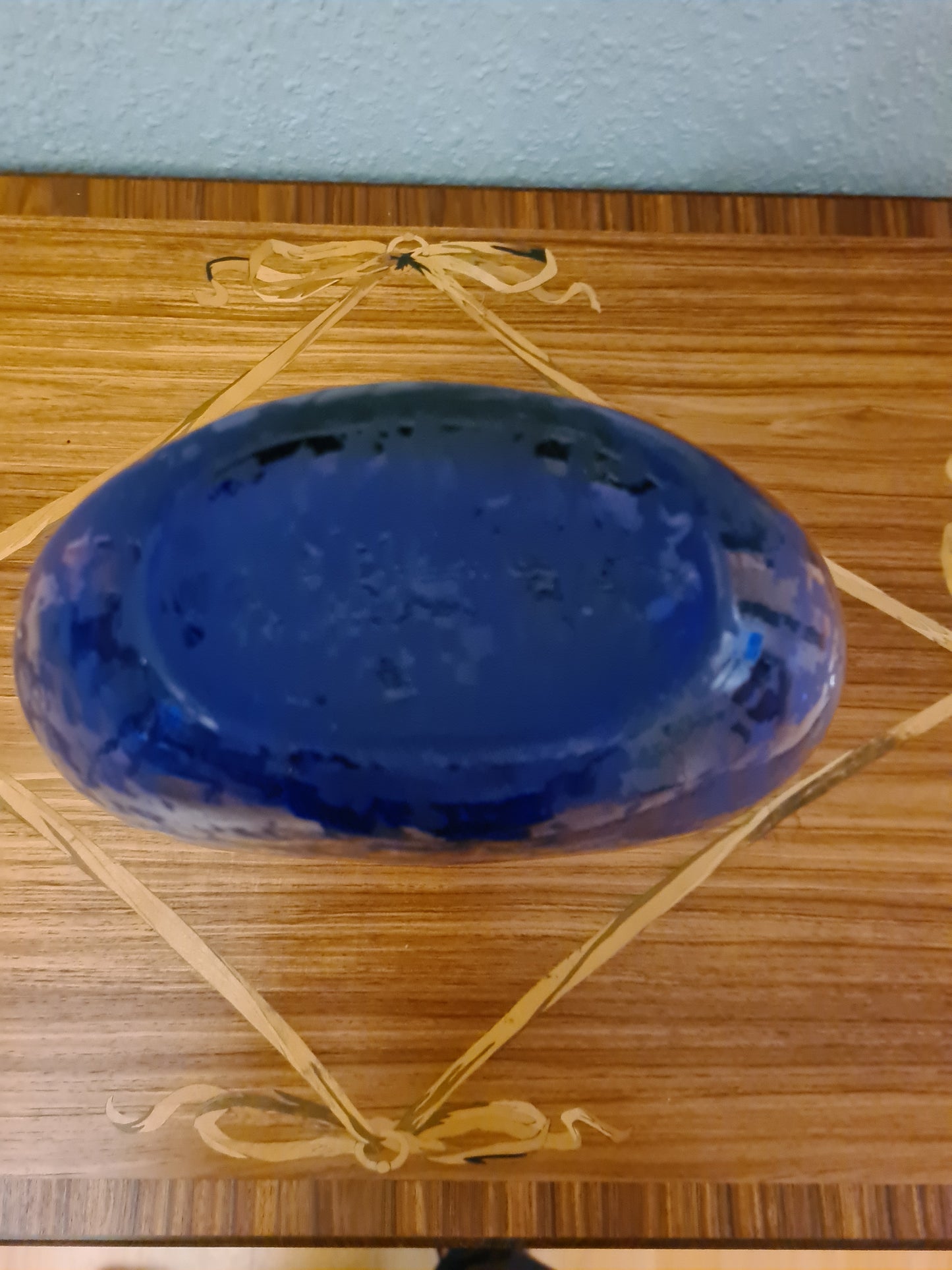 Künstlerglasvase in Blau mit organischer Form 22cm