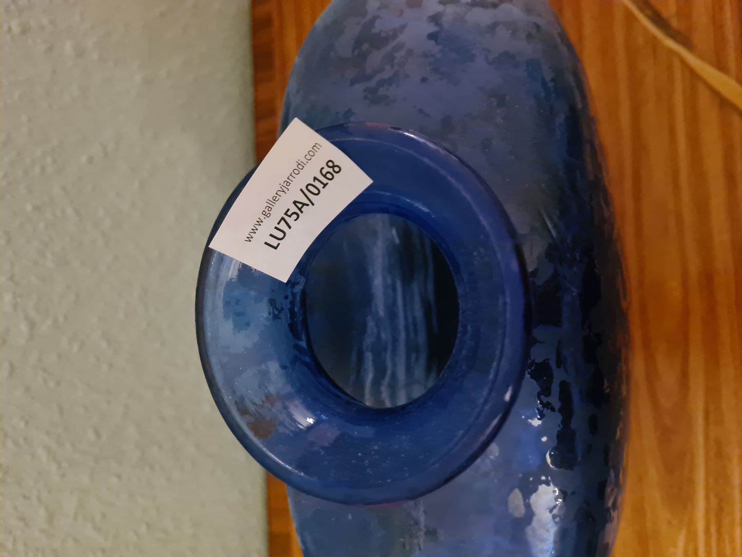 Künstlerglasvase in Blau mit organischer Form 22cm