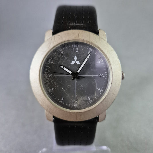 Sportliche Mitsubishi Herrenarmbanduhr – Robustes Design mit Logo-Zifferblatt