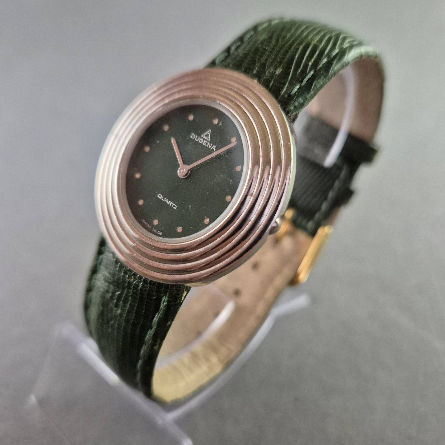 Elegante Dugena Damenarmbanduhr – Grünes Retro-Design mit Lederband