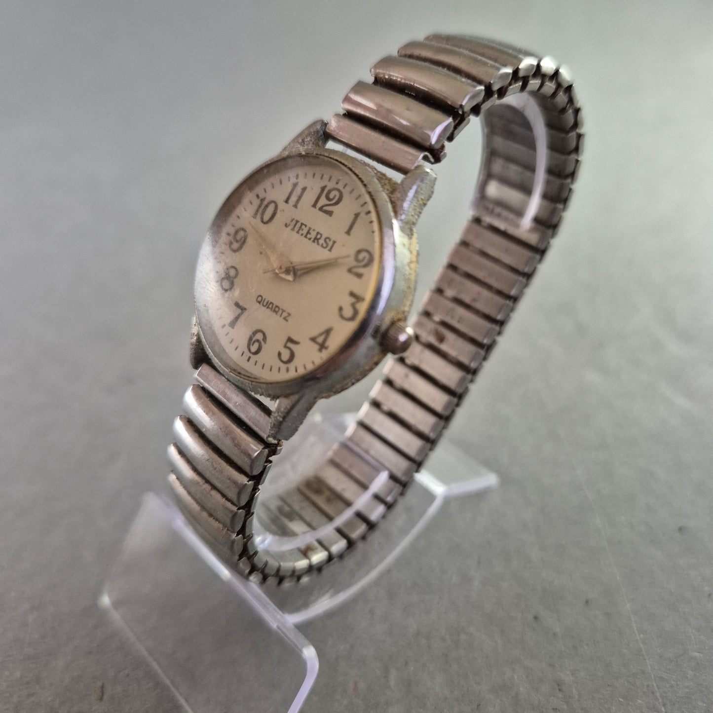 Schlichte JIEERSI Damenarmbanduhr – Praktisch mit Flexband