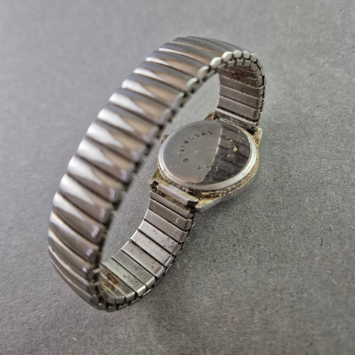 Schlichte JIEERSI Damenarmbanduhr – Praktisch mit Flexband