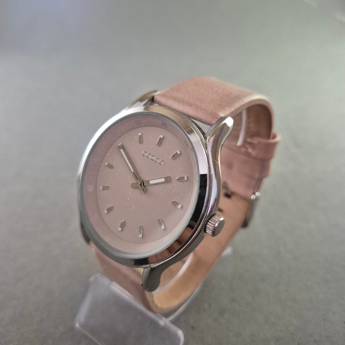 Zartrosé OOZOO Damenarmbanduhr – Modern & Minimalistisch