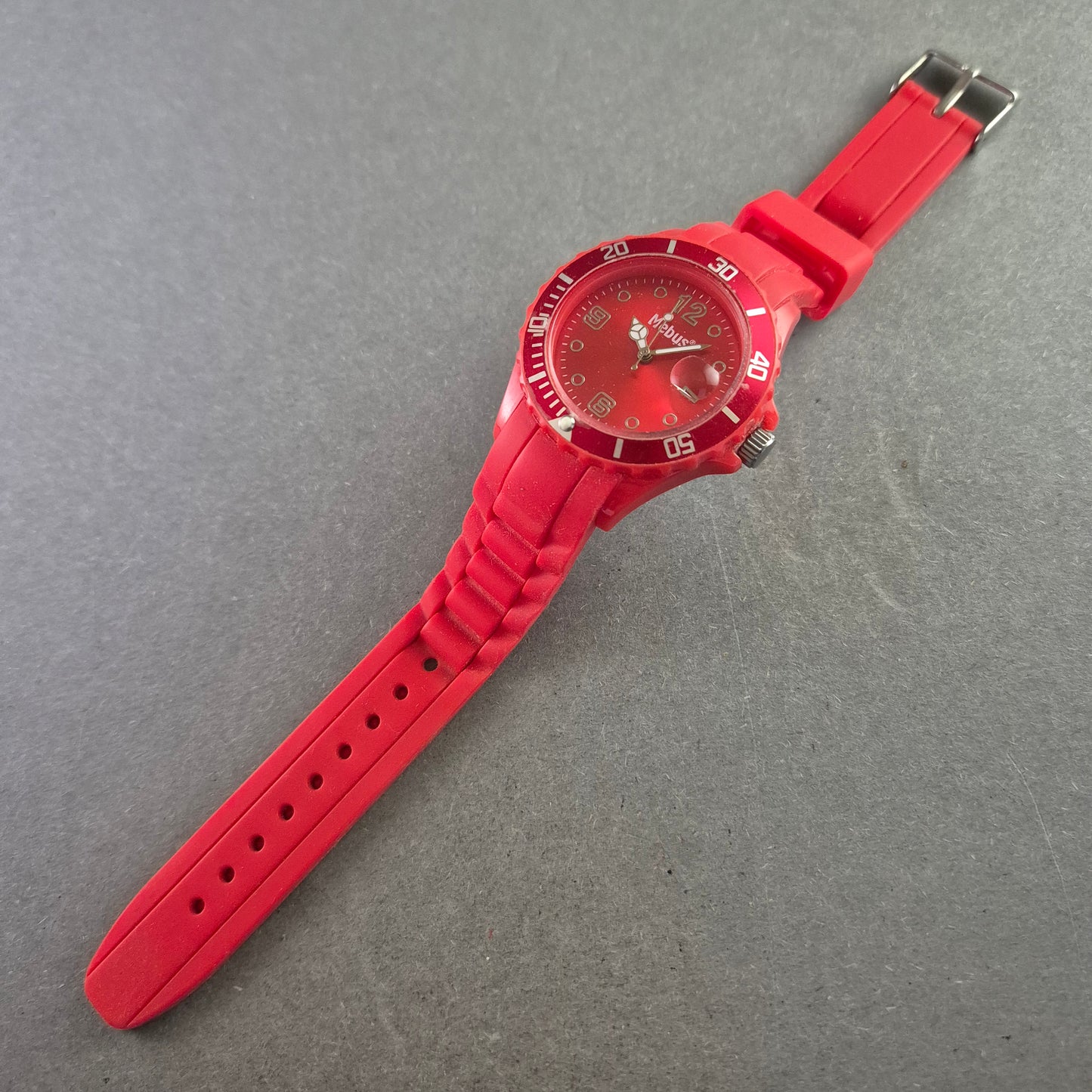 Rote Mebus Kinderarmband Uhr – Sportlicher Look mit Datum