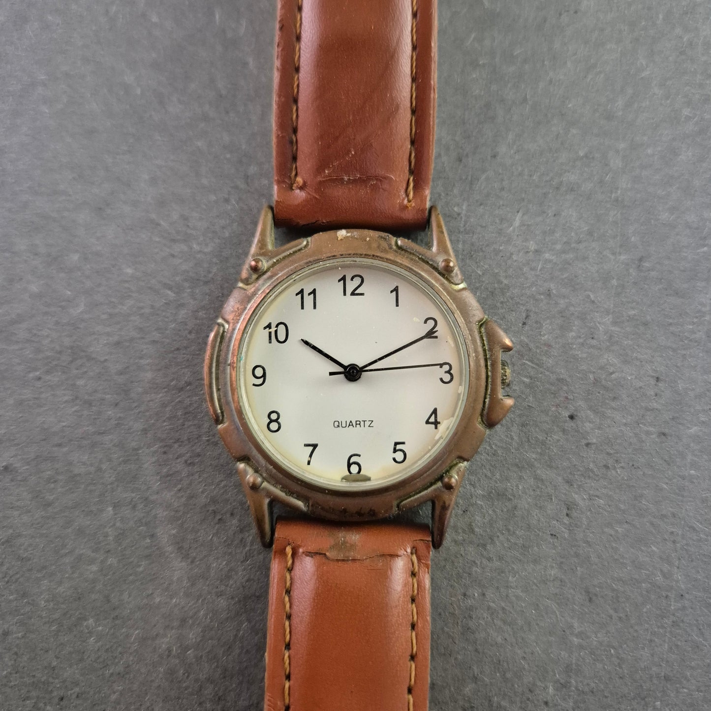 Vintage Damenarmband Uhr – Klassisch mit braunem Lederarmband