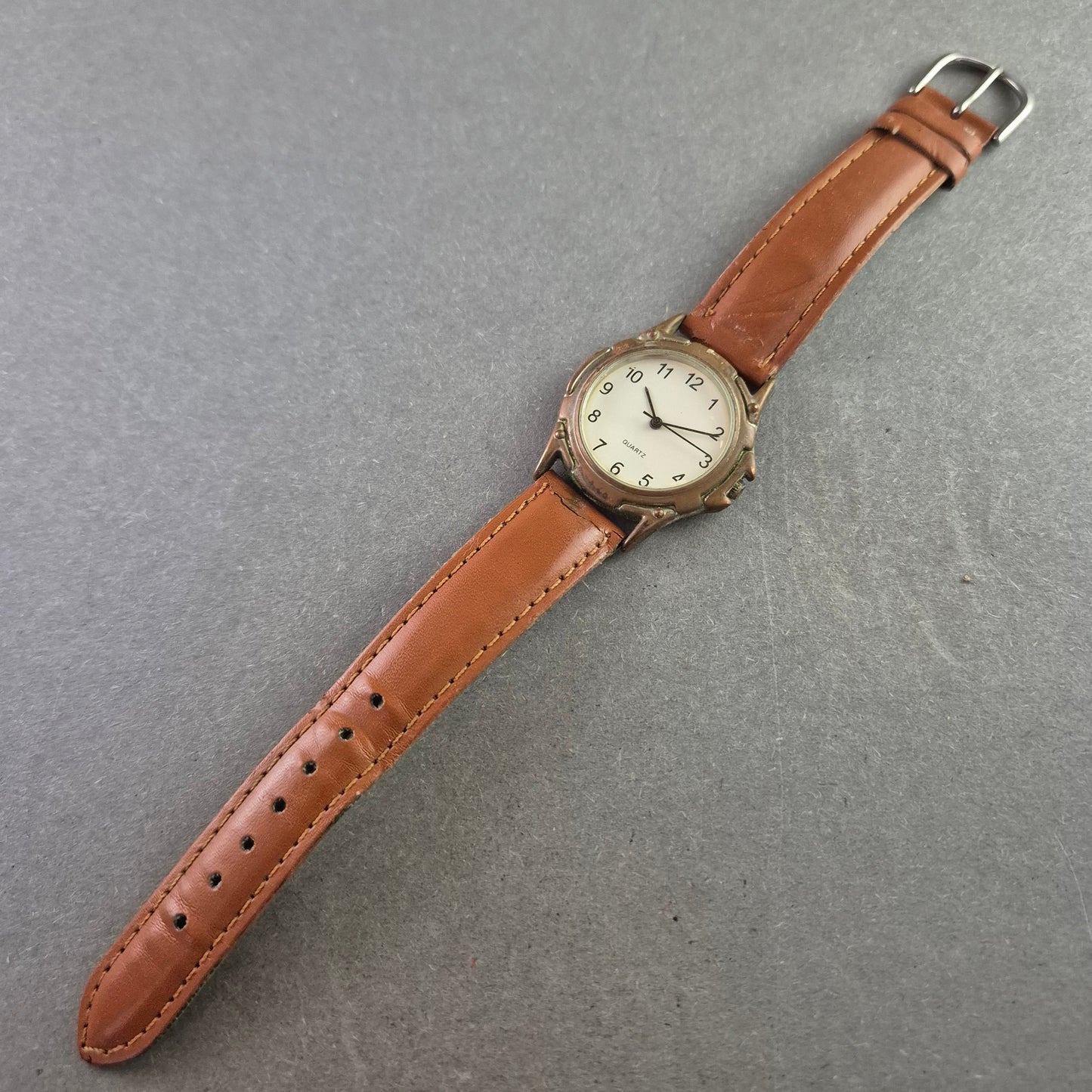 Vintage Damenarmband Uhr – Klassisch mit braunem Lederarmband