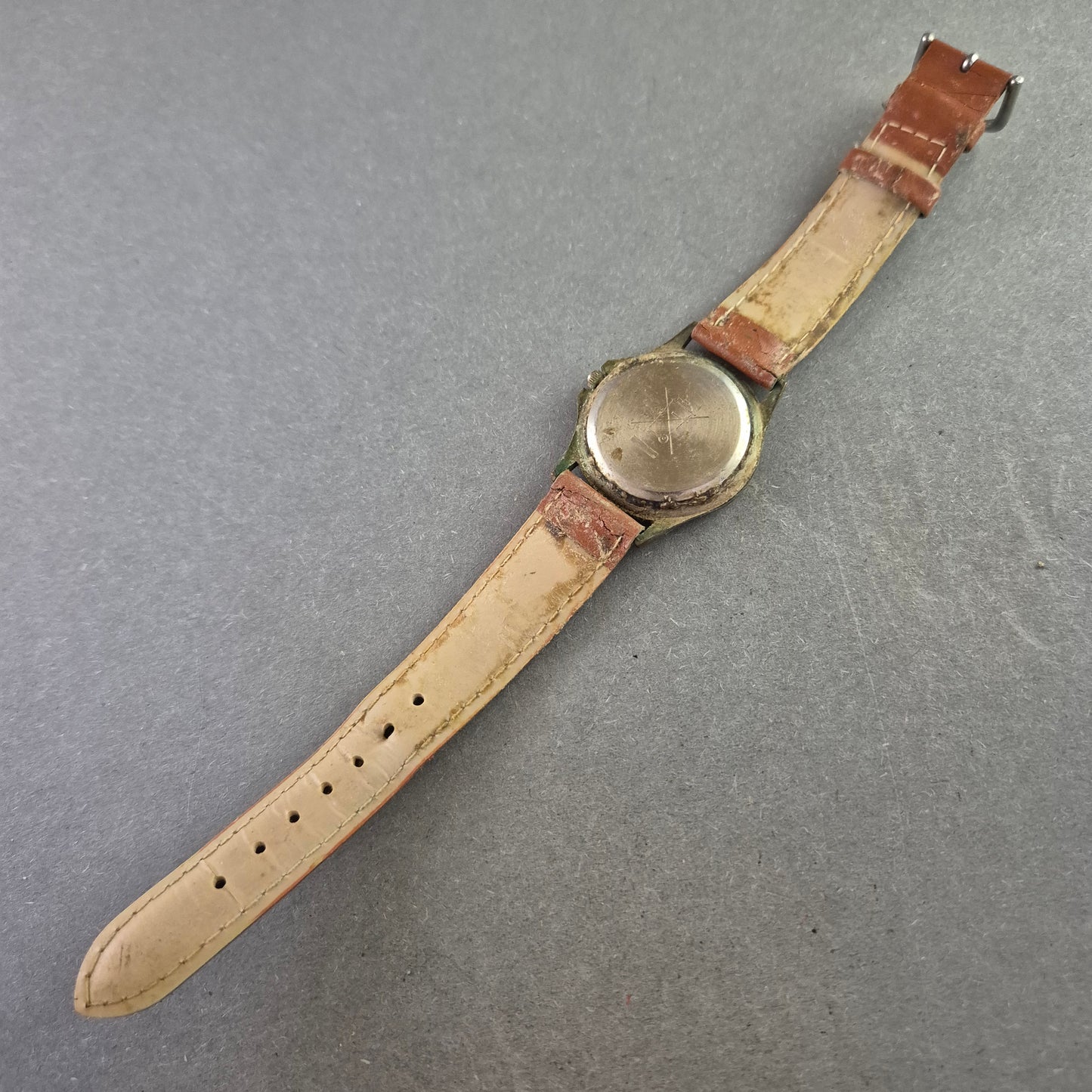 Vintage Damenarmband Uhr – Klassisch mit braunem Lederarmband