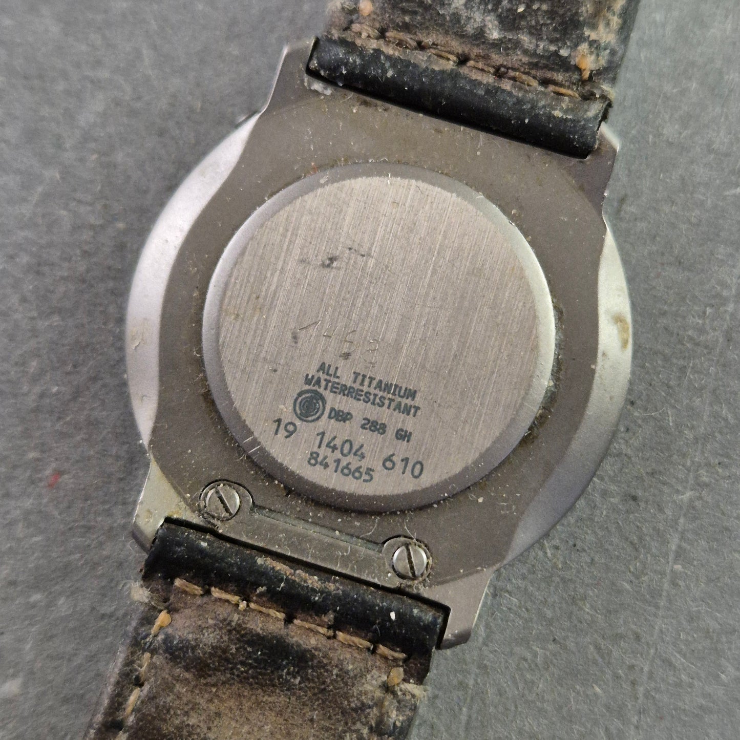 Junghans Mega Herrenarmband Uhr – Titan Funkuhr im klassischen Design