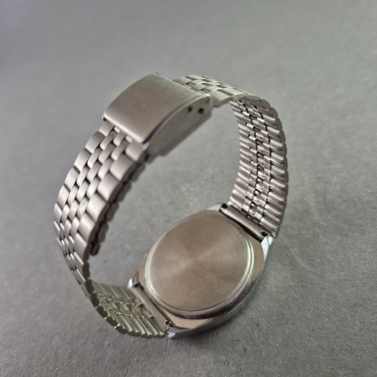 Vintage Diana Digital Quarz Uhr – Retro-Charme im Edelstahlgehäuse