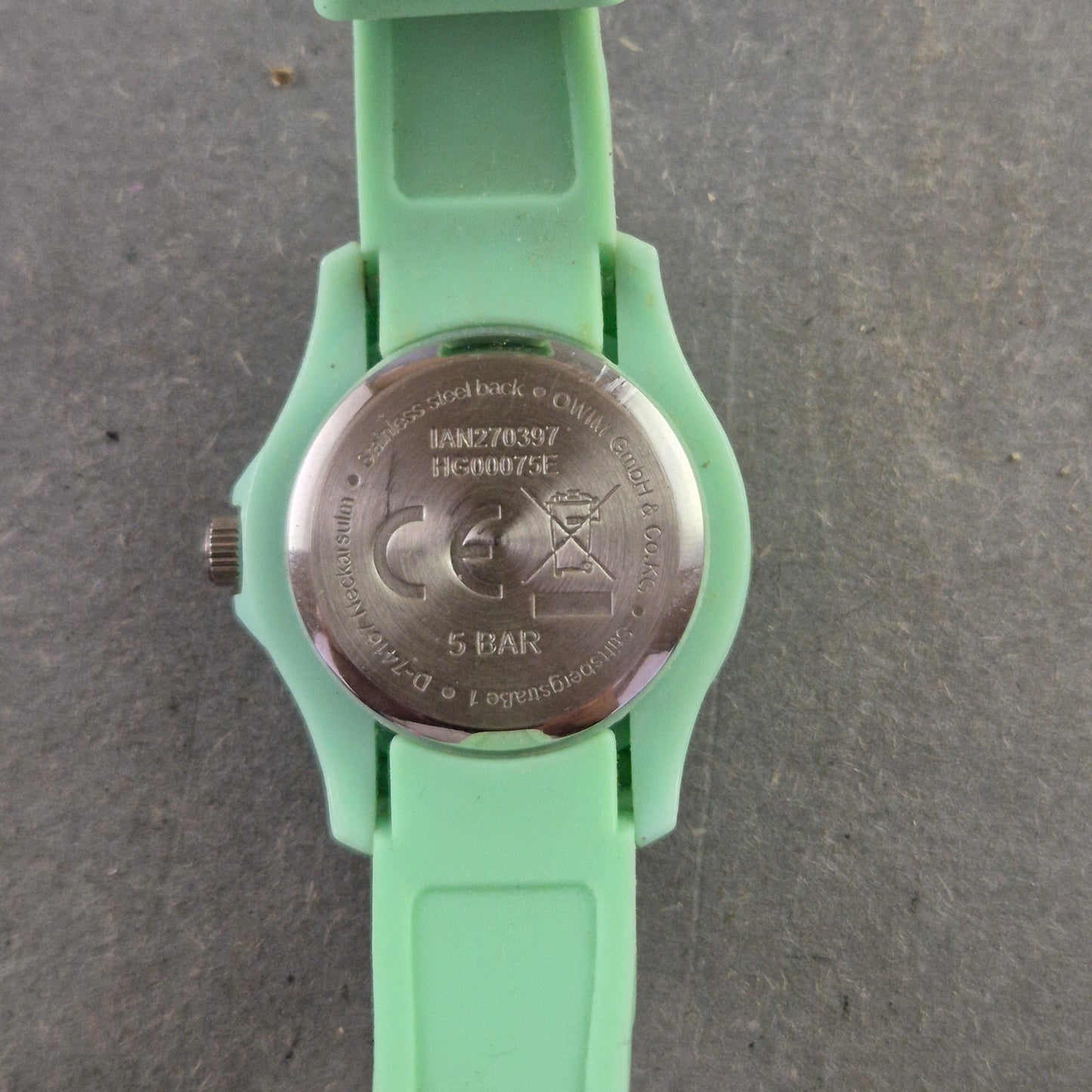 Mintgrüne Kinder Quarz Uhr – Sternen Design & 5 BAR Wasserschutz