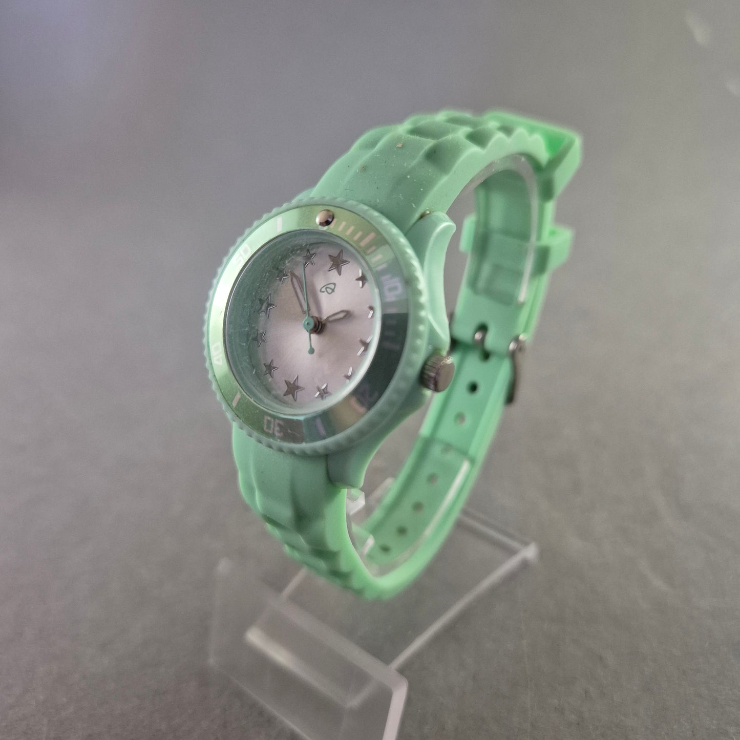 Mintgrüne Kinder Quarz Uhr – Sternen Design & 5 BAR Wasserschutz