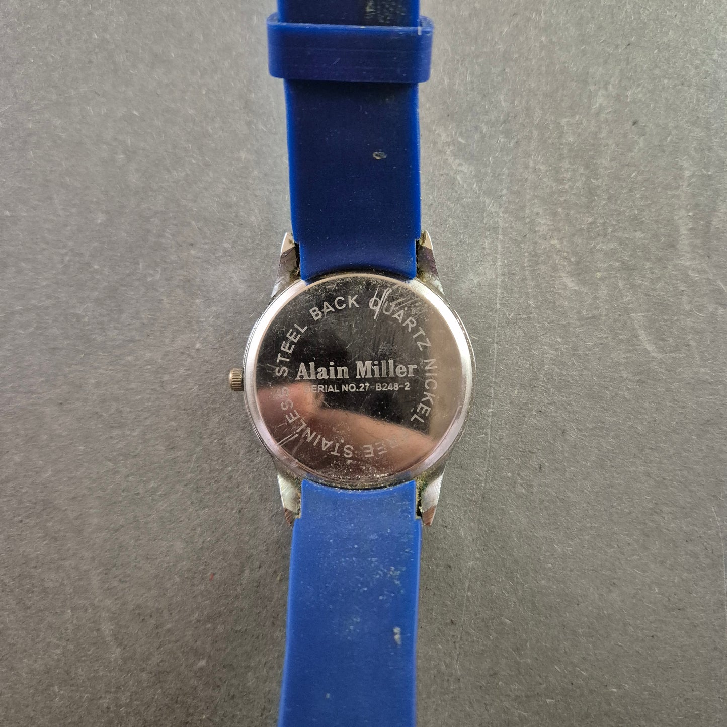 Alain Miller Damenarmbanduhr – Klassischer Look mit modernem Akzent