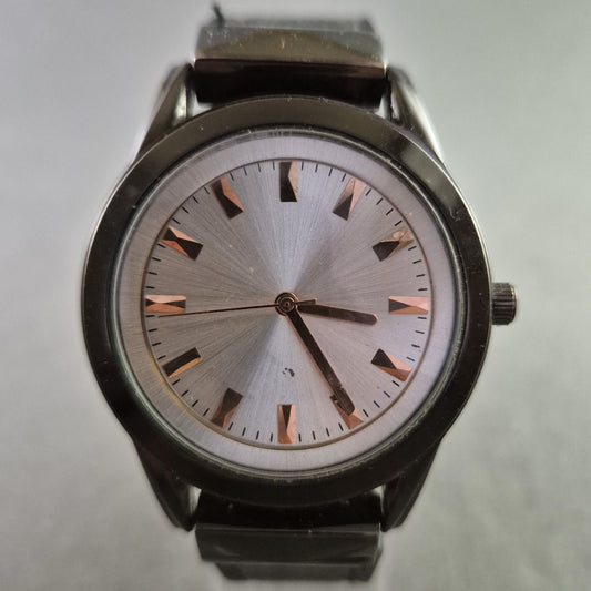 Klassische Damenarmbanduhr – Schlichtes Design mit silbernem Zifferblatt