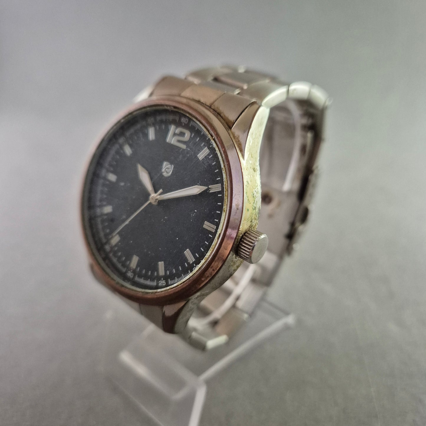 Herrenarmbanduhr von Ansmann – Robuster Look mit Edelstahlarmband