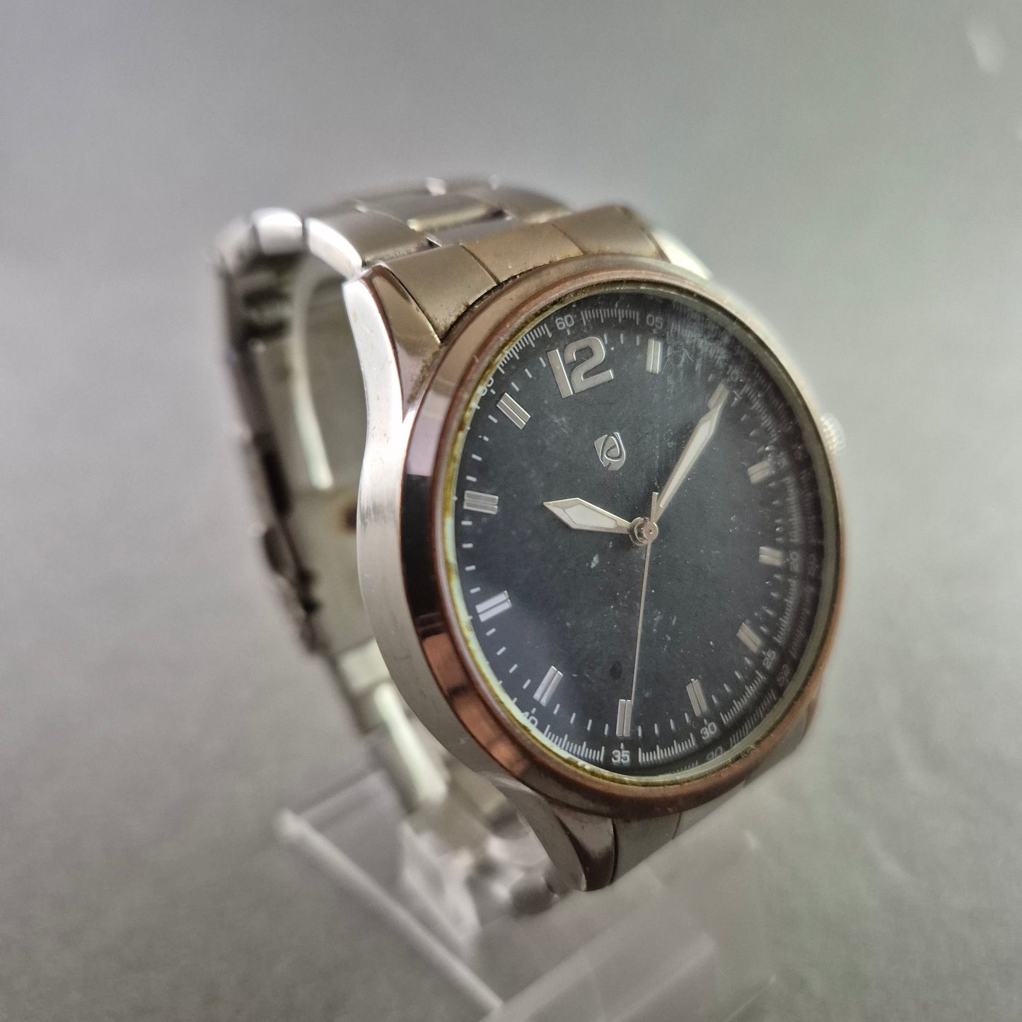 Herrenarmbanduhr von Ansmann – Robuster Look mit Edelstahlarmband