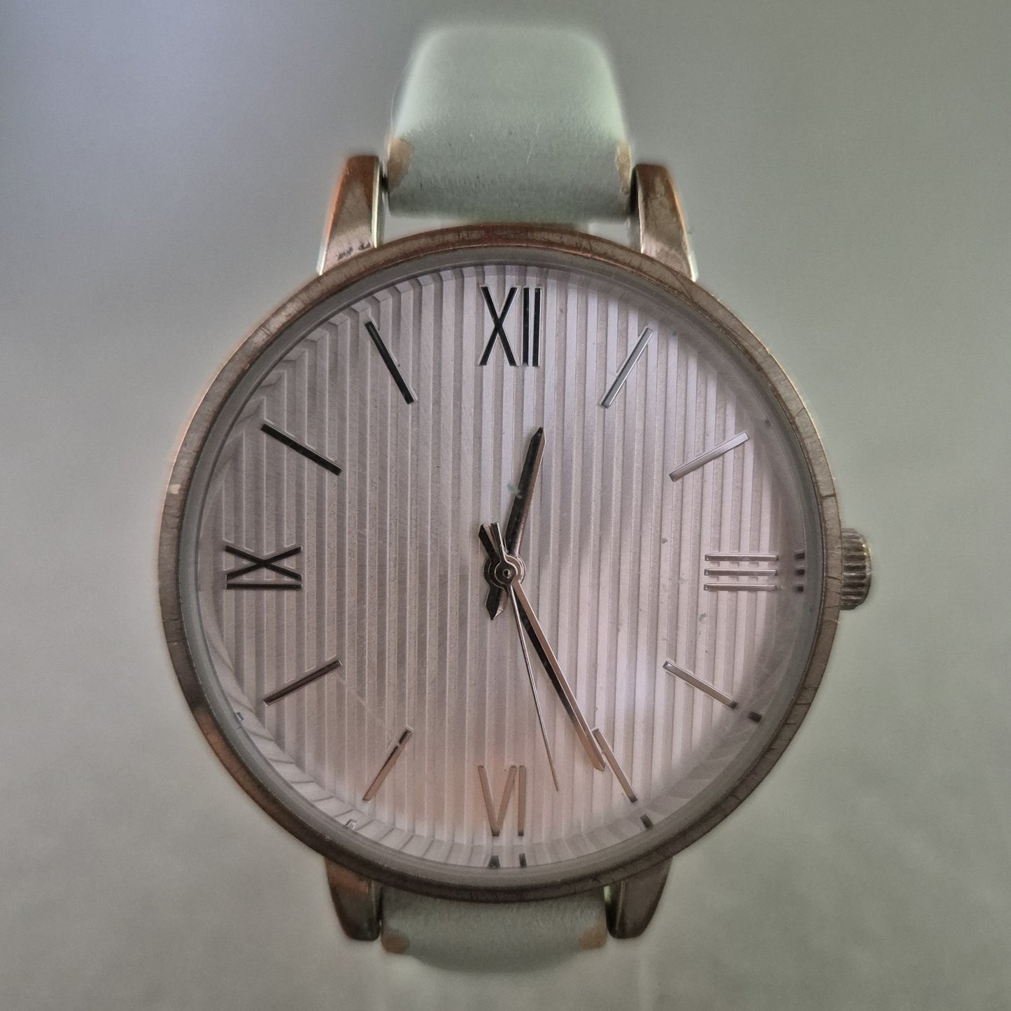 Bijou Brigitte Damenarmbanduhr – Zartes Mintgrün trifft auf Eleganz