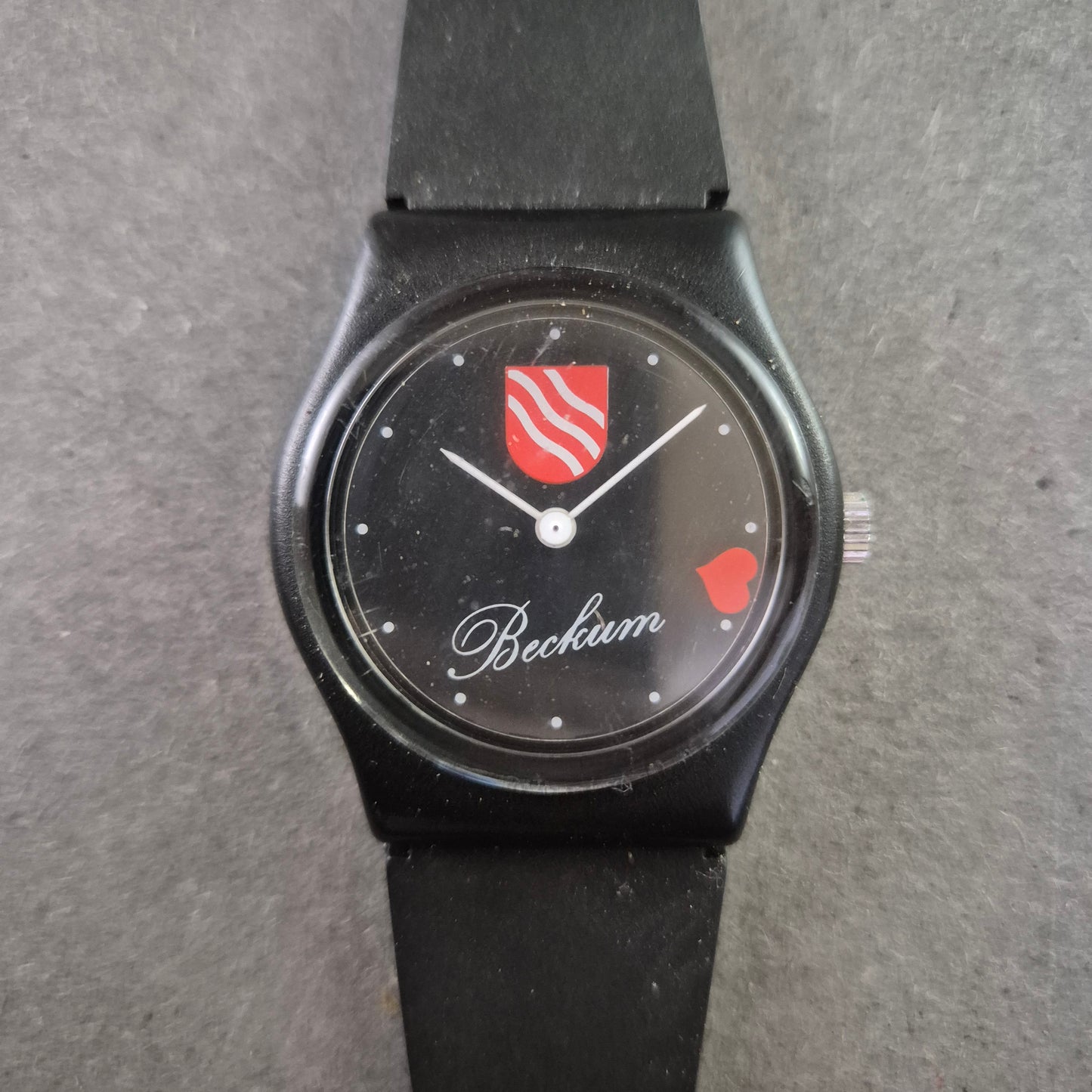 Schwarze Beckum Souvenir-Uhr – Liebhaber-Stück mit Stadtwappen