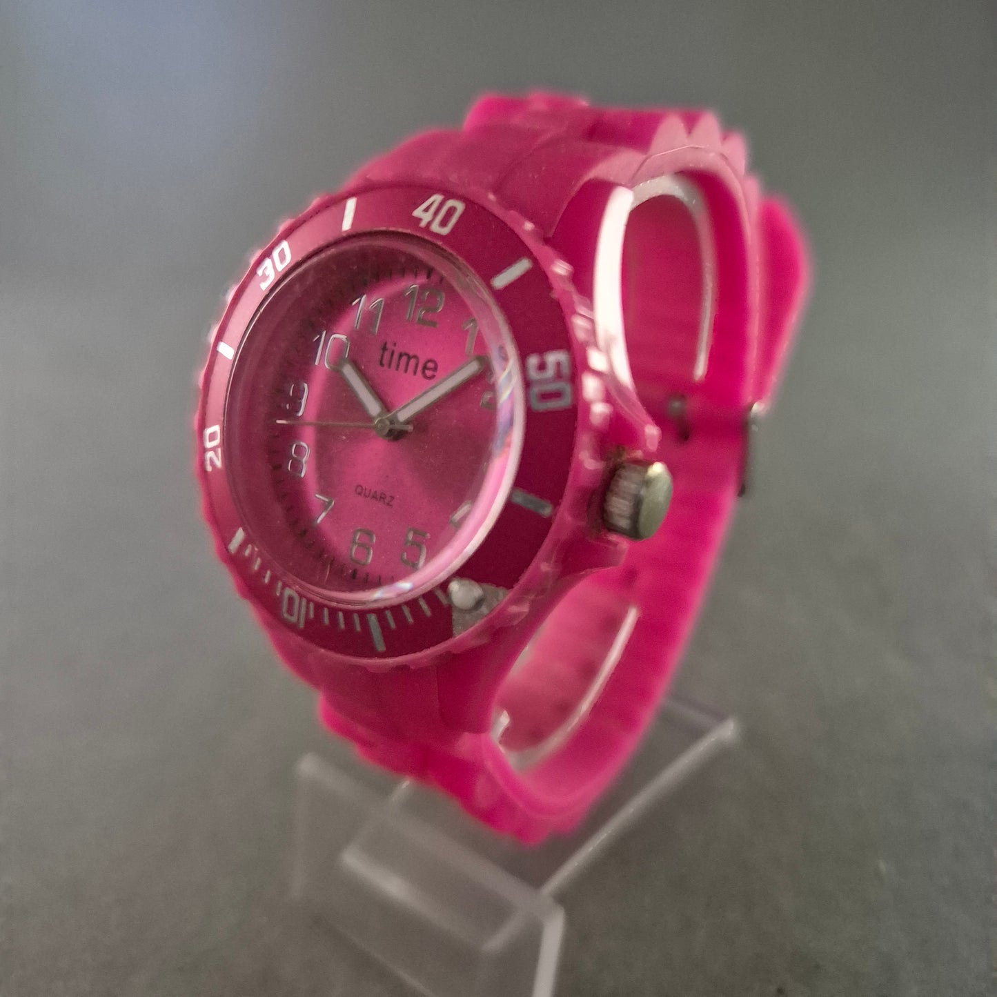 Knallige Time Unisex-Armbanduhr – Pinkes Design mit Sportlook