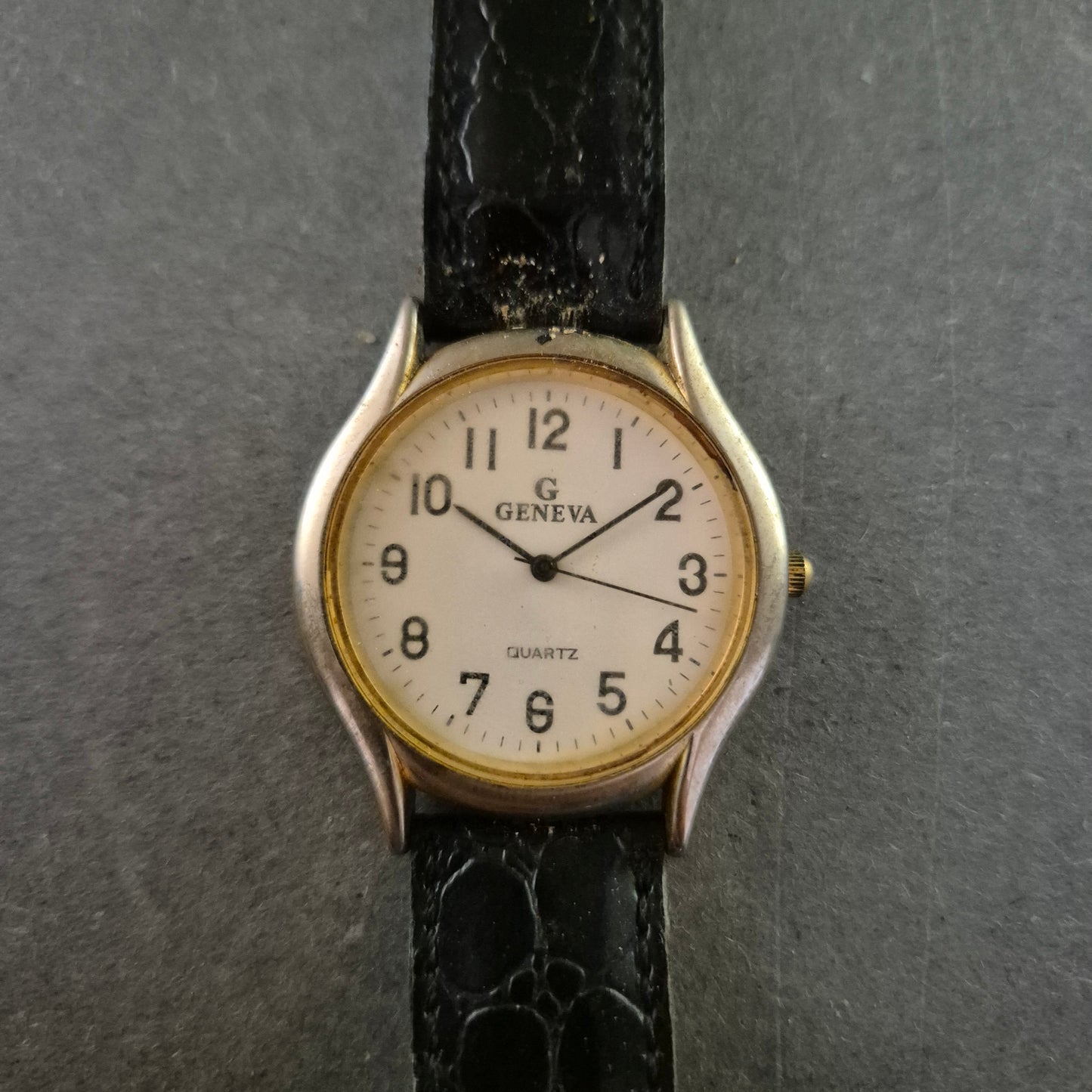 Klassische Geneva Herrenarmbanduhr – Klare Zahlen, robuster Stil