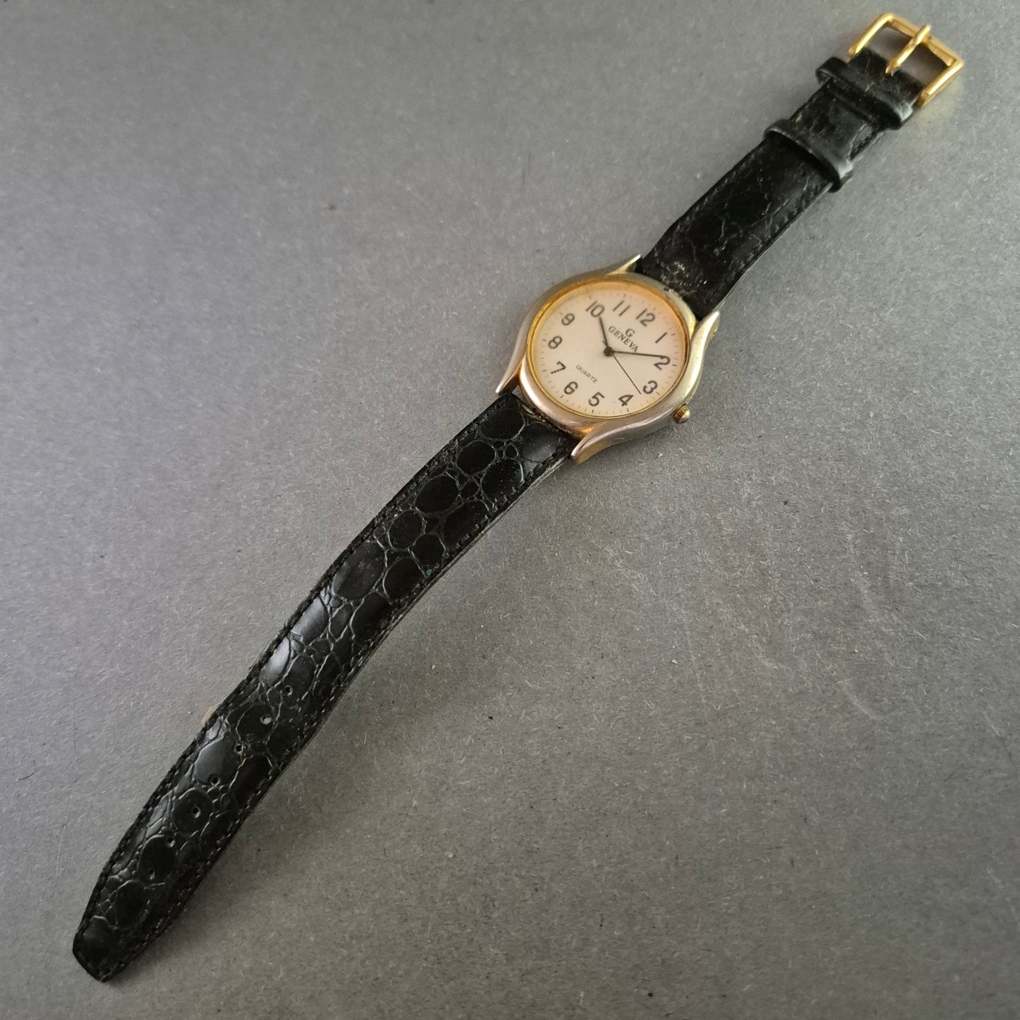 Klassische Geneva Herrenarmbanduhr – Klare Zahlen, robuster Stil