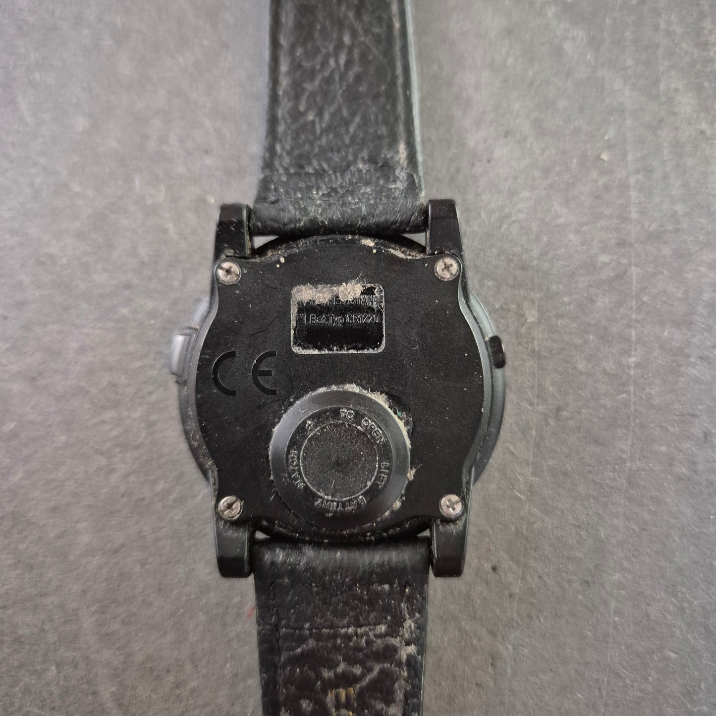 TCM Herrenarmbanduhr – Funkgesteuert mit Digitalanzeige