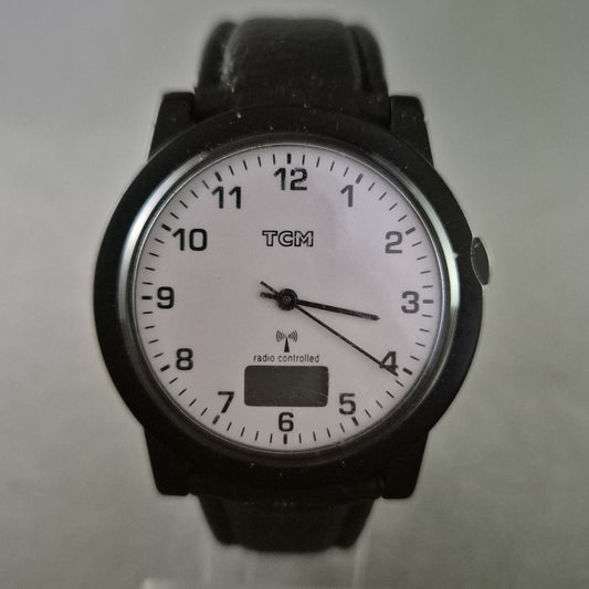 TCM Herrenarmbanduhr – Funkgesteuert mit Digitalanzeige