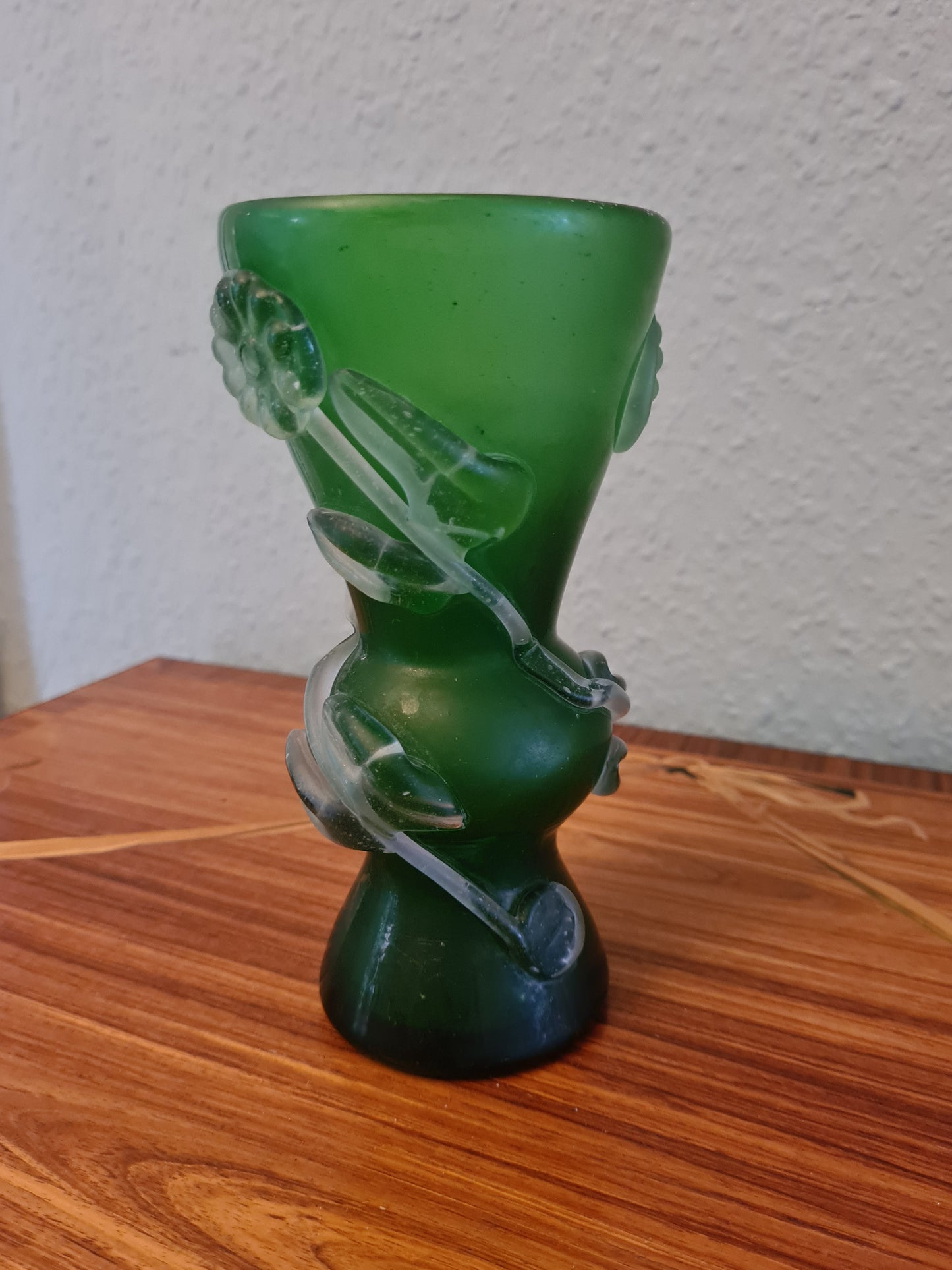 Antike Sammlervase  Grünes Glas mit Applikationen 17x8cm